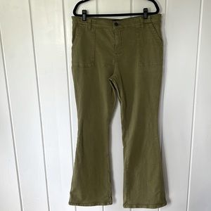 Kut from the Kloth Ana High-Rise Flare w/ Pork Chop Pockets army green size 18